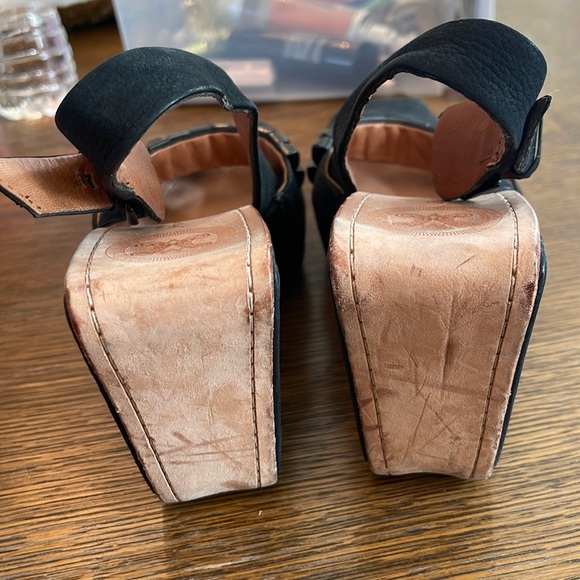 Modern Vintage black peeptoe studded wedges - Picture 6 of 11